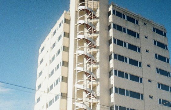 為什么粉刷石膏攪拌后凝固快？